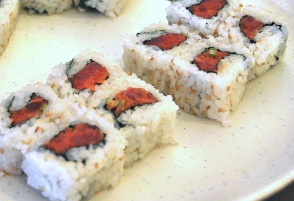 スパイシーツナロール アメリカ 寿司 sushi